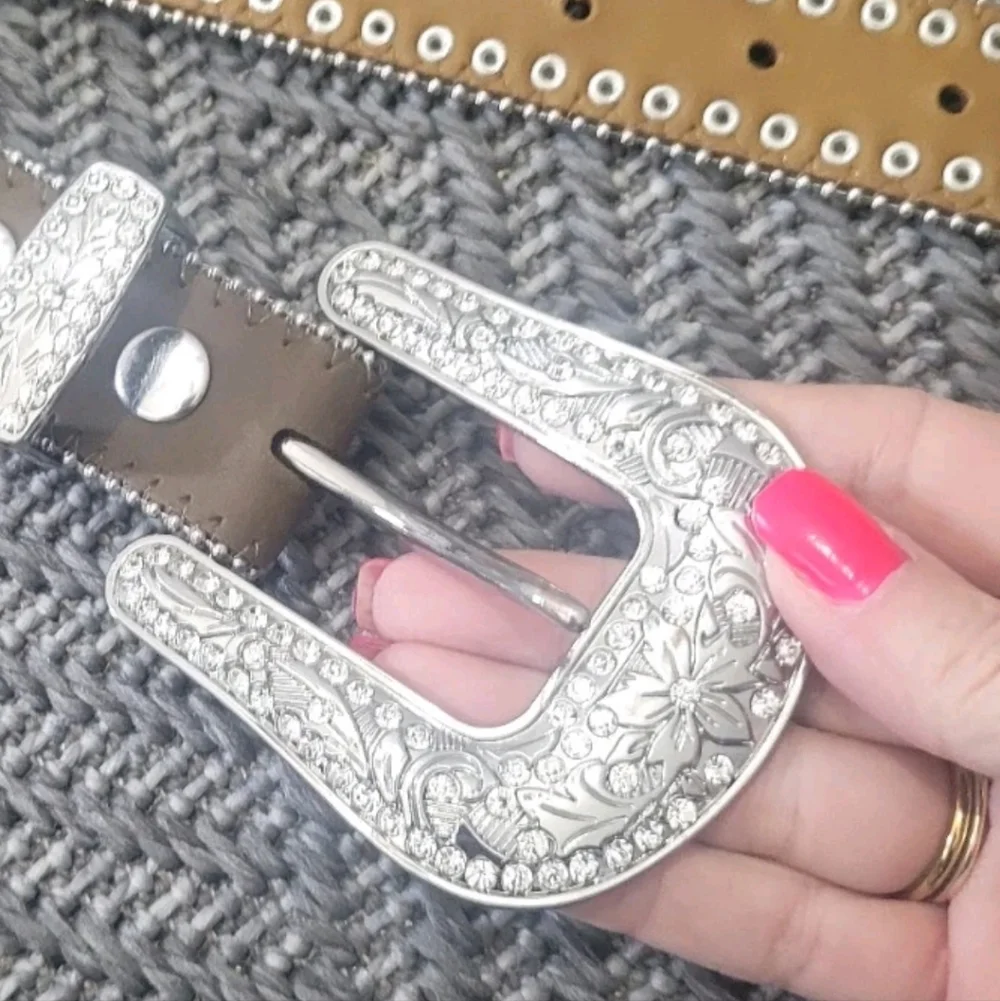 M&F $40 Western Rhinestone Girls Belt 29 inches Length